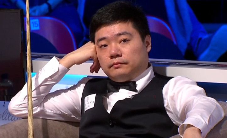 少妇张开双腿